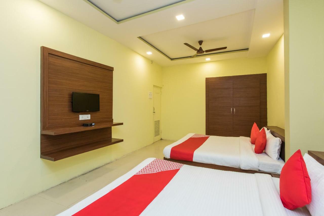 Oyo 17161 Hotel Mahalaxmi Ujjain Exterior foto